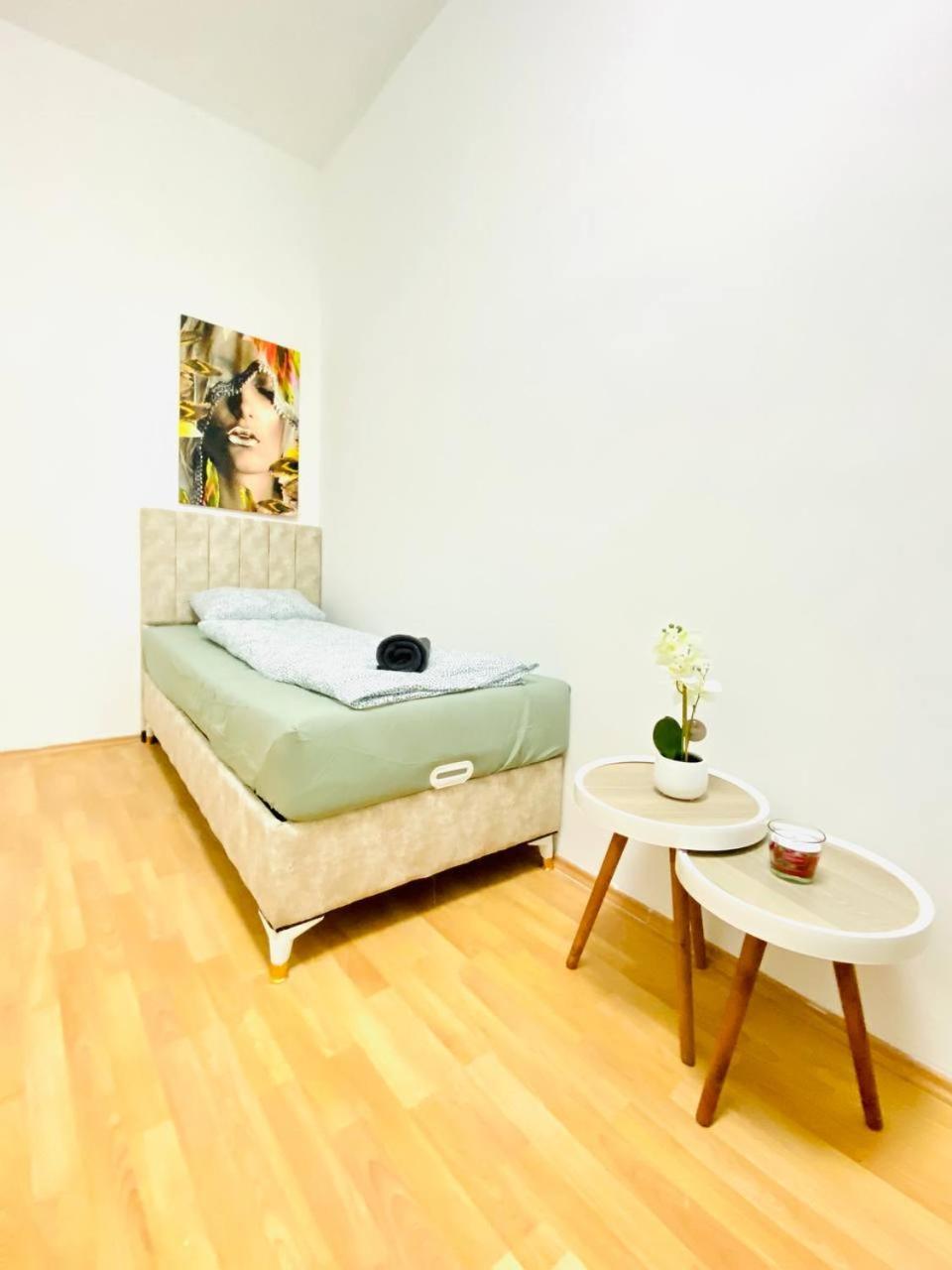 Comfortable Room In The 23Rd District Of Vienna Fr4 외부 사진