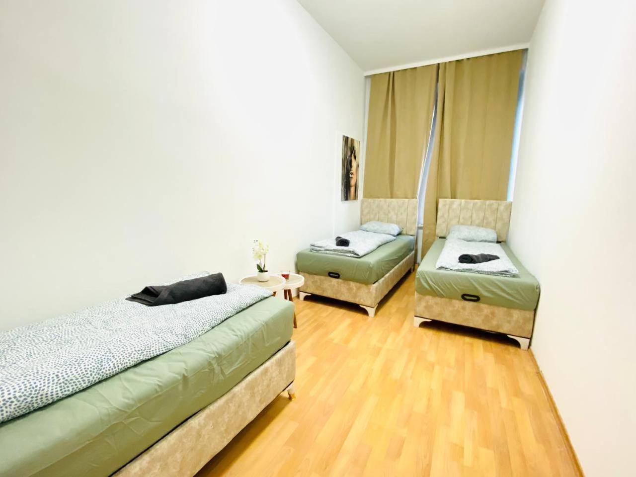 Comfortable Room In The 23Rd District Of Vienna Fr4 외부 사진