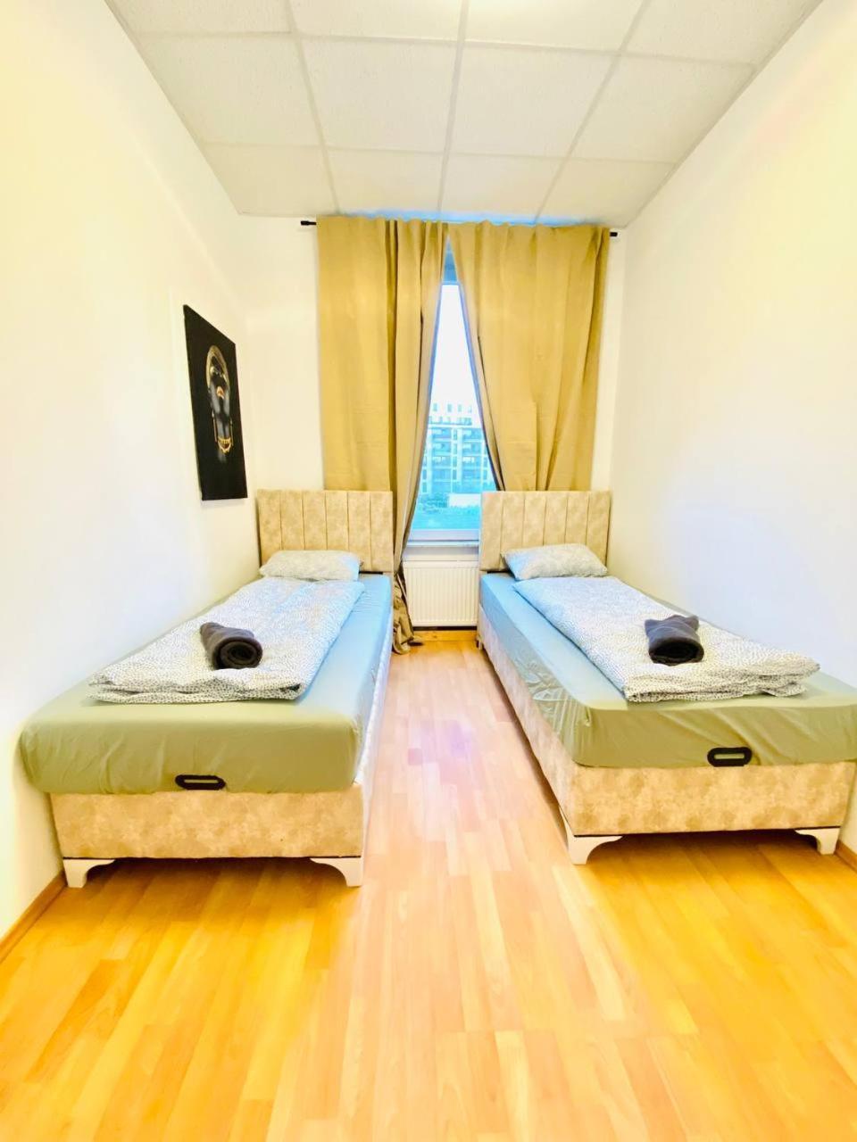 Comfortable Room In The 23Rd District Of Vienna Fr4 외부 사진